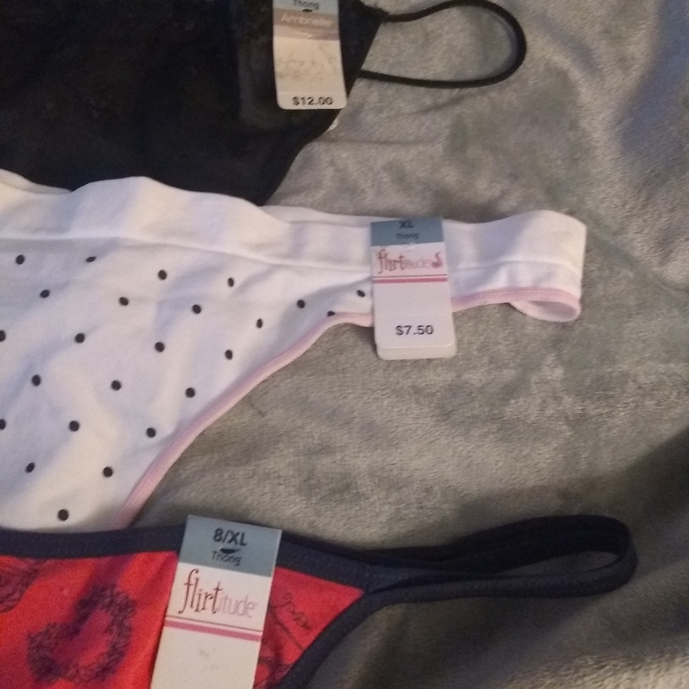 Flirtitude thongs XL